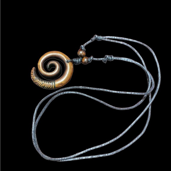 New Zealand necklace Maori pendant Spiral Kor Choker Retro
Bohemian - Picture 2 of 8